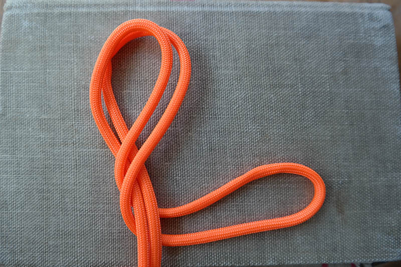 Illustration for article titled Knot Tying Process Images